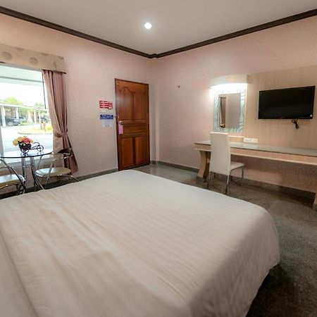 Martina Hotel Surin Luaran gambar