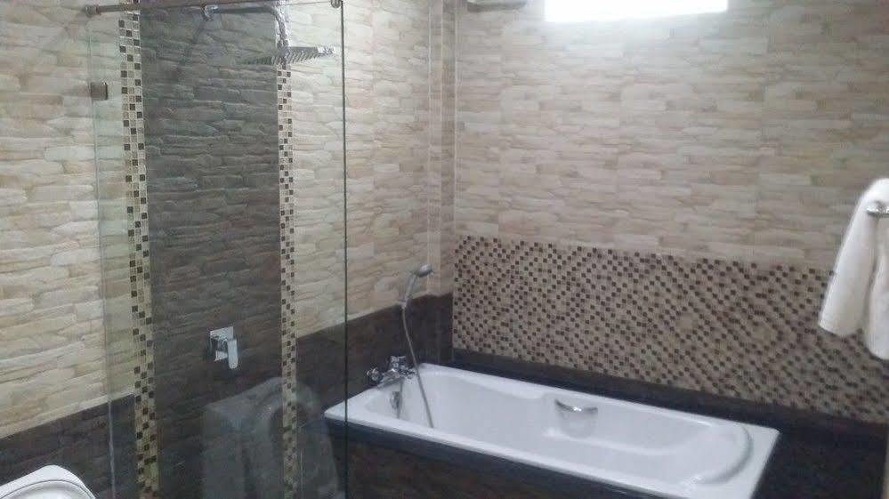 Martina Hotel Surin Luaran gambar